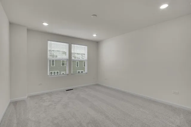 $3,800 | 6275 Sandbelt Drive, Lisle, IL 60532