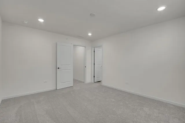 $3,800 | 6275 Sandbelt Drive, Lisle, IL 60532