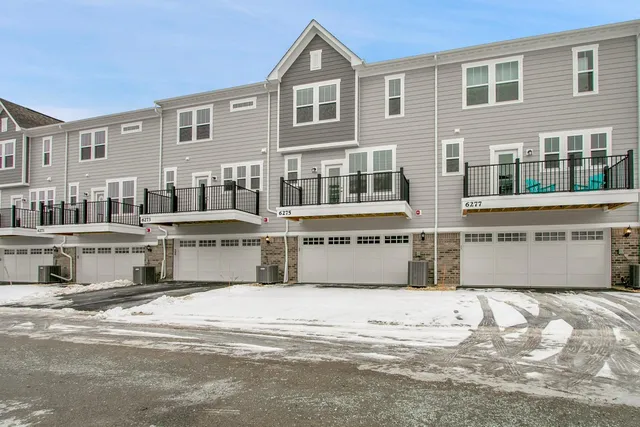 $3,800 | 6275 Sandbelt Drive, Lisle, IL 60532