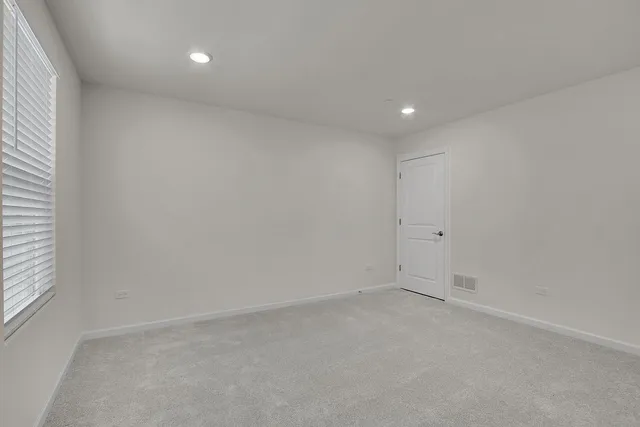 $3,800 | 6275 Sandbelt Drive, Lisle, IL 60532