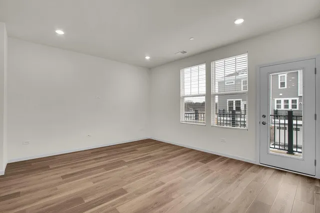 $3,800 | 6275 Sandbelt Drive, Lisle, IL 60532