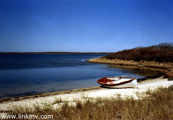 1 Boldwater Road Edgartown, MA 02539 - Photo 31 of 32 http://d1qzqeyxiitrap.cloudfront.net/photos/21629/600/8367ffbf.jpg