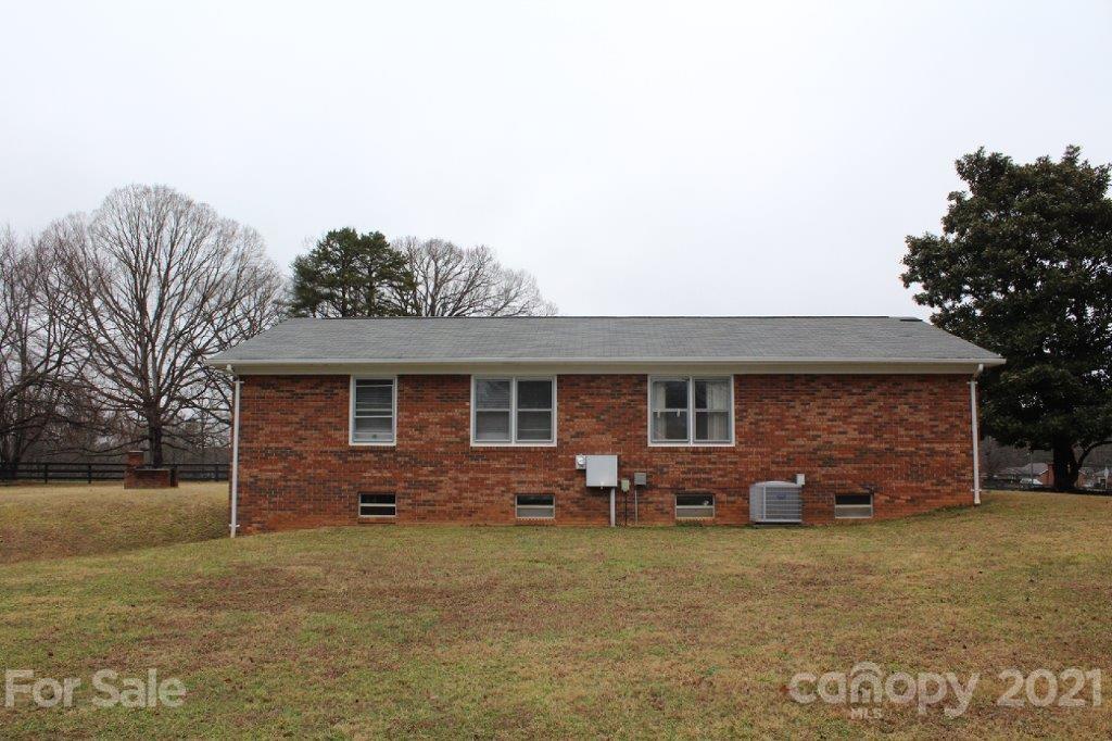 1739 Drexel Road Valdese, NC 28690 - Photo 4 of 32 Gallery Image 4