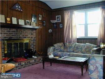 251 Peppermill Road West Berlin, NJ 08091 - Photo 6 of 7 Family Room