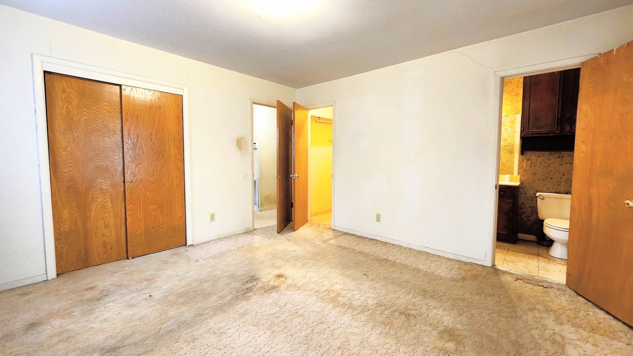 1927 Bethlehem Street Houston, TX 77018 - Photo 16 of 25 a view of an empty room with a window