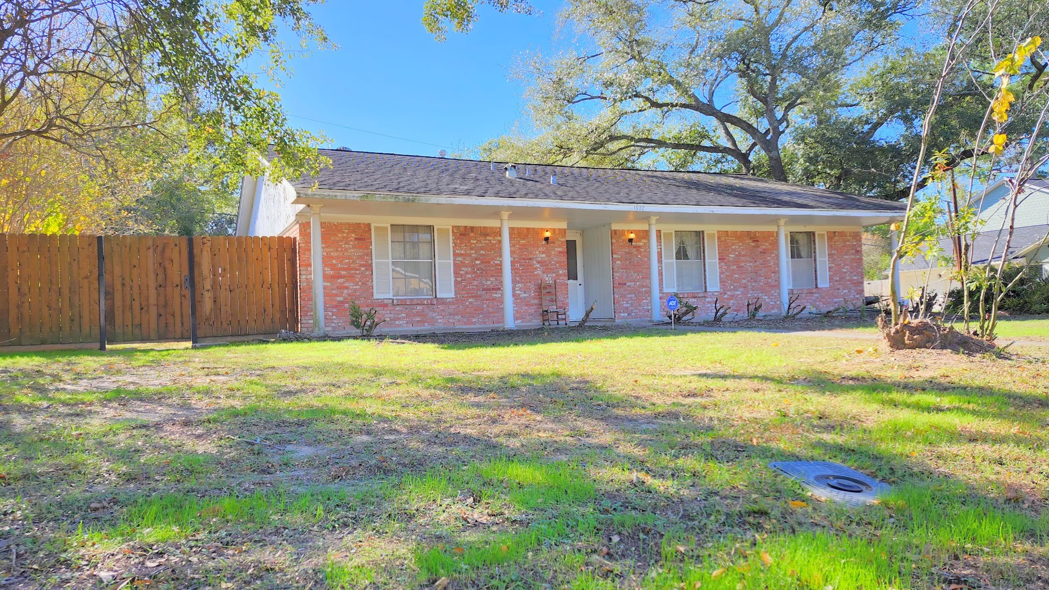 1927 Bethlehem Street Houston, TX 77018 - Photo 2 of 25 a view of a house with swimming pool and porch