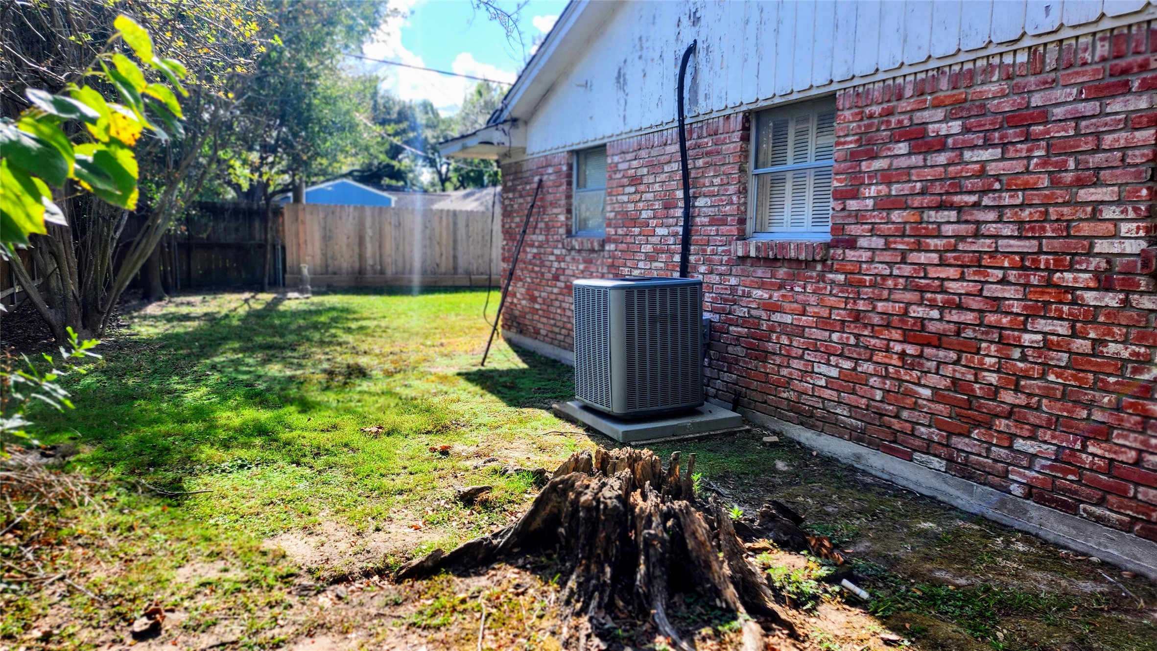 1927 Bethlehem Street Houston, TX 77018 - Photo 8 of 25 Large Side Yard for parking a boat.
