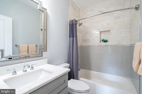 $3,000 | 4010 Georgia Avenue Northwest, Unit 3, Washington, DC 20011