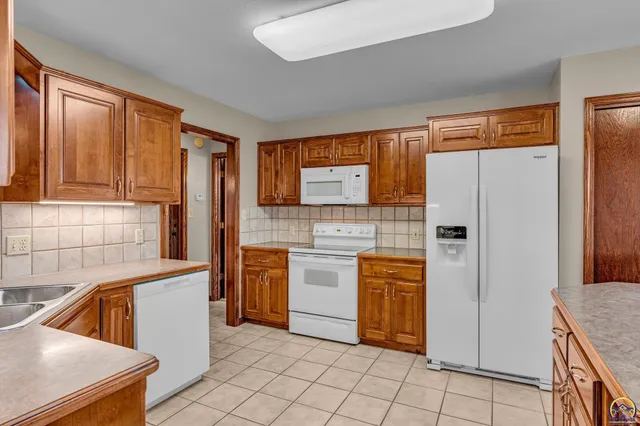 $459,000 | 2405 Southeast Saturn Drive, Topeka, KS 66605