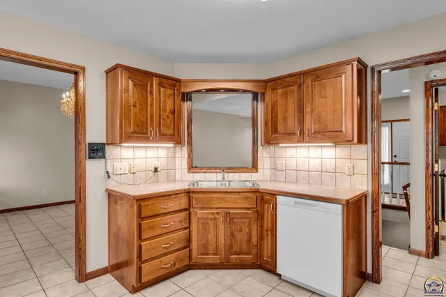 $459,000 | 2405 Southeast Saturn Drive, Topeka, KS 66605