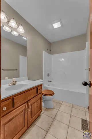 $448,000 | 2405 Southeast Saturn Drive, Topeka, KS 66605