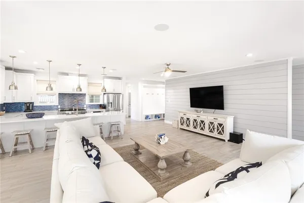 $1,990,000 | 135 Sunrise Avenue, Port Aransas, TX 78373