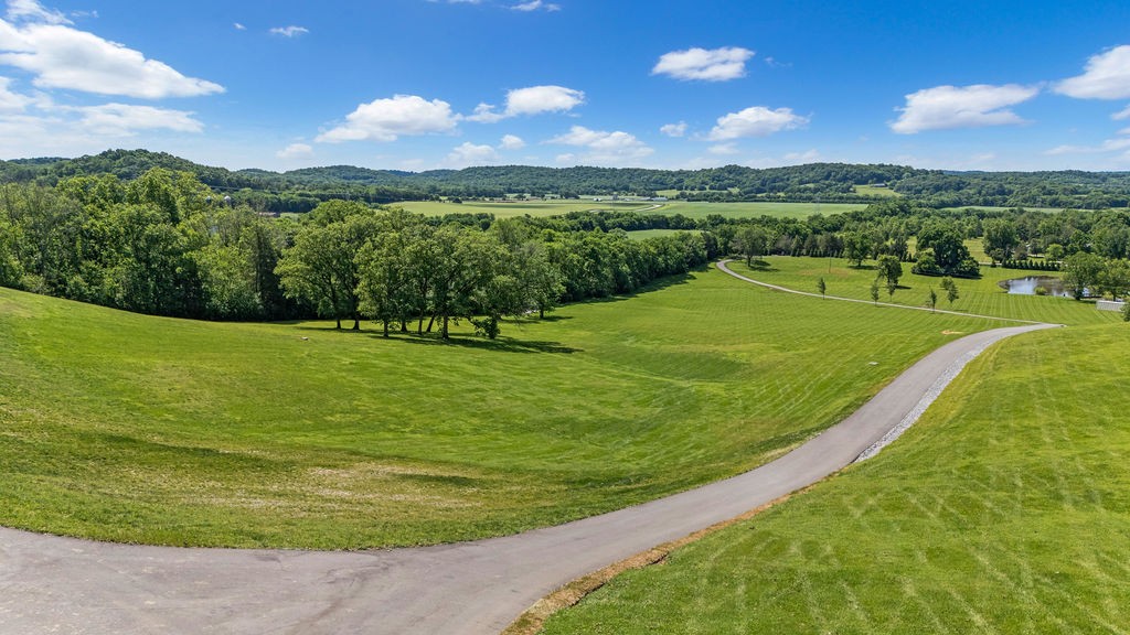 1884 West Harpeth Road Franklin, TN 37064 - Photo 5 of 29 Gallery Image 5