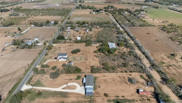 $75,000 | 2240 County Road 5710, Devine, TX 78016