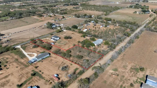 $75,000 | 2240 County Road 5710, Devine, TX 78016