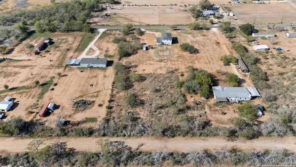 $75,000 | 2240 County Road 5710, Devine, TX 78016