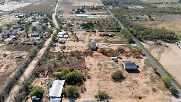 $75,000 | 2240 County Road 5710, Devine, TX 78016