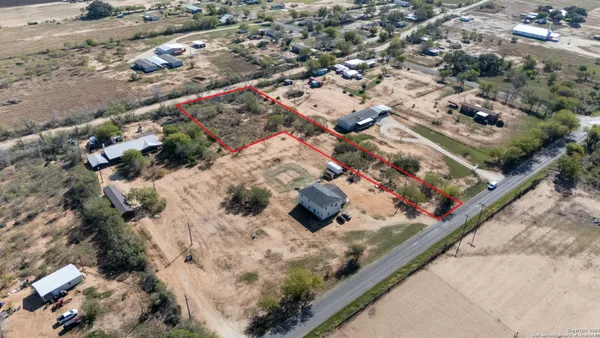 $75,000 | 2240 County Road 5710, Devine, TX 78016