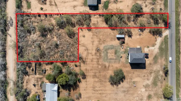 $75,000 | 2240 County Road 5710, Devine, TX 78016