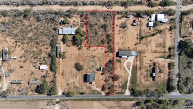 $75,000 | 2240 County Road 5710, Devine, TX 78016