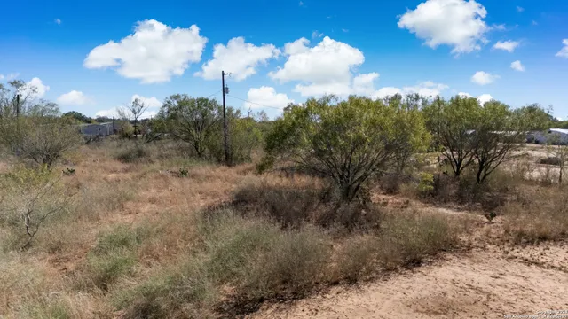 $75,000 | 2240 County Road 5710, Devine, TX 78016