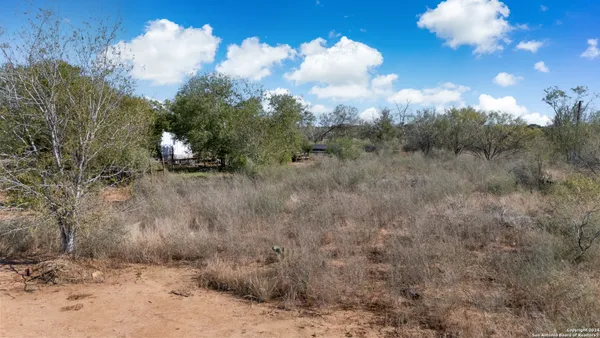 $75,000 | 2240 County Road 5710, Devine, TX 78016