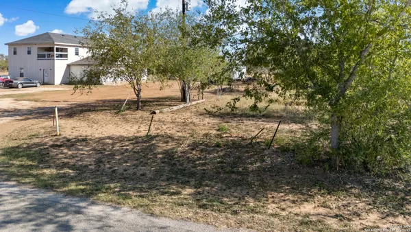 $75,000 | 2240 County Road 5710, Devine, TX 78016