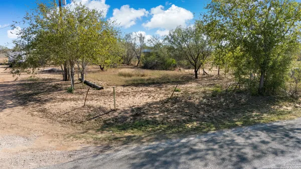 $75,000 | 2240 County Road 5710, Devine, TX 78016
