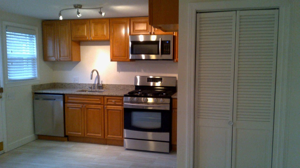 38 Newman Road, Unit 38 Malden, MA 02148 - Photo 6 of 19