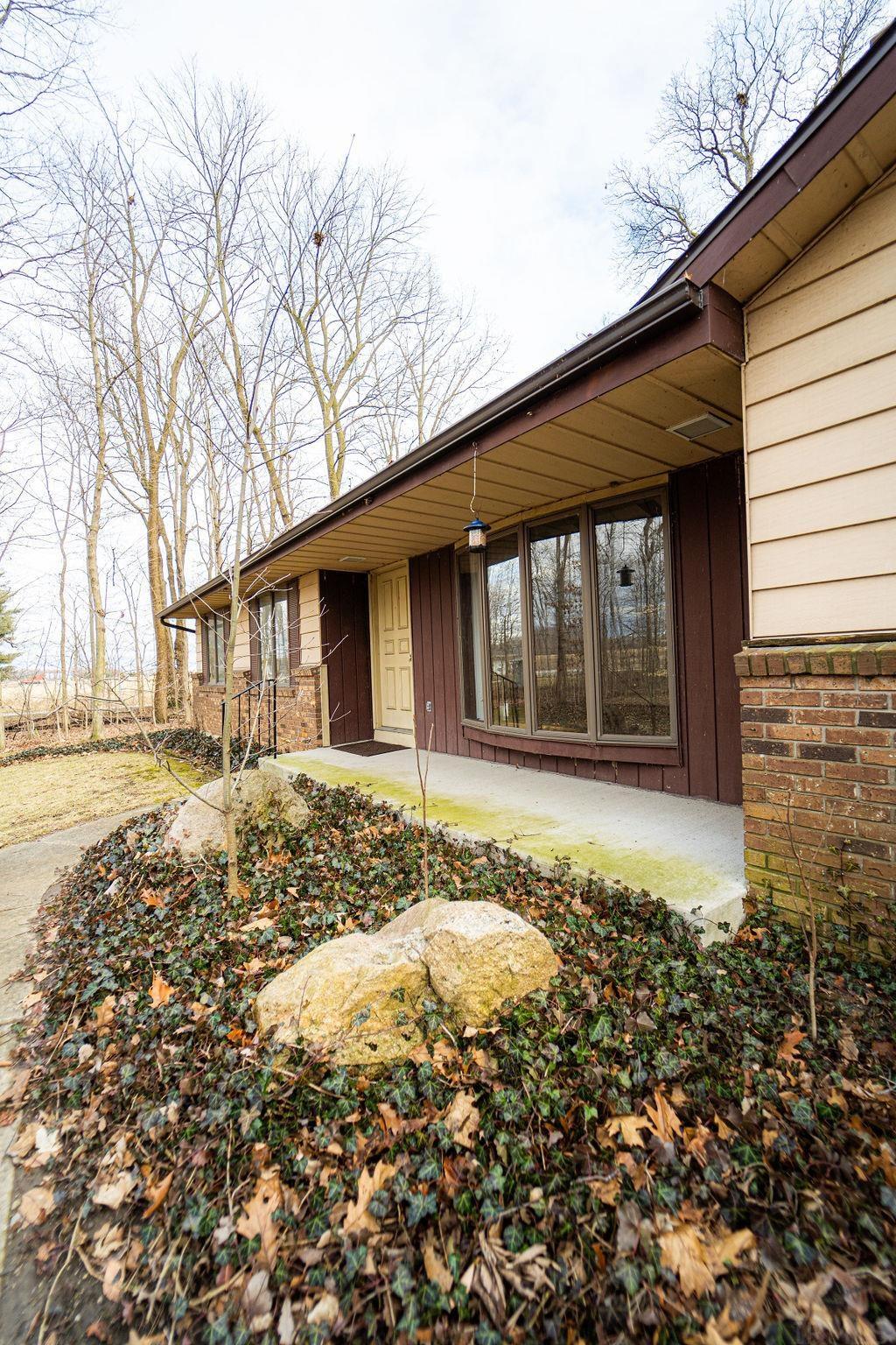 710 East Hamilton Road Fort Wayne, IN 46819 - Photo 3 of 32