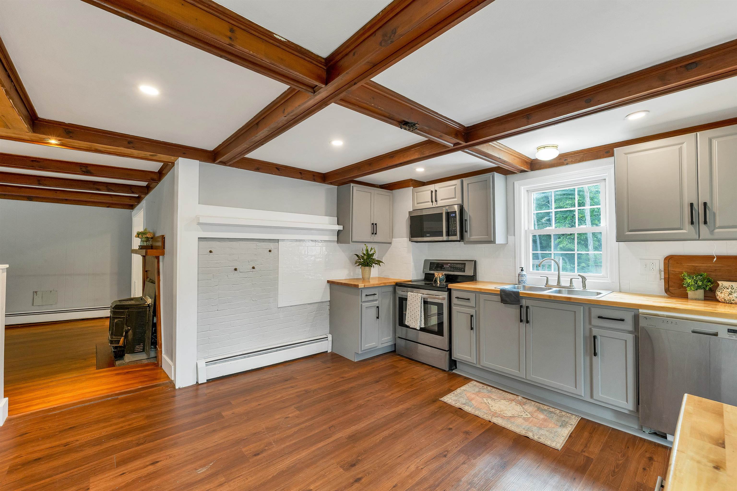 93 Gulf Road Derry, NH 03038 - Photo 20 of 47