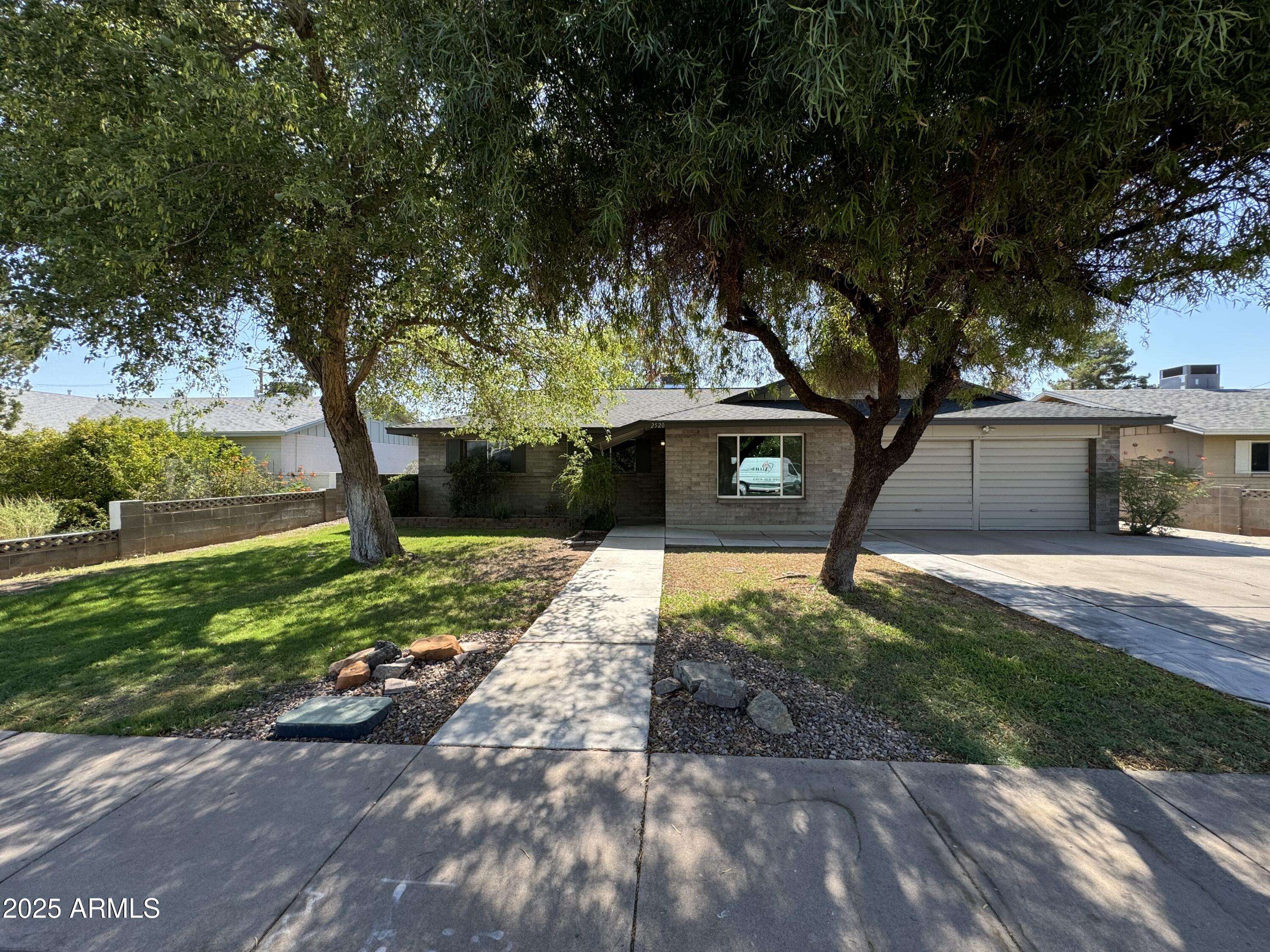2520 South Terrace Road Tempe, AZ 85282 - Photo 2 of 33 IMG_8342