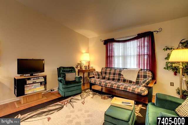 313 Kendale Road Red Lion, PA 17356 - Photo 3 of 25 Gallery Image 3