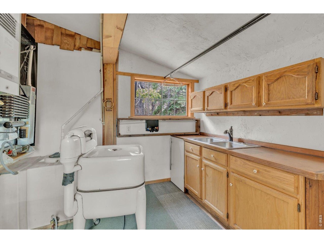 909 County Road Boulder, CO 80302 - Photo 29 of 45 Laundryroom
