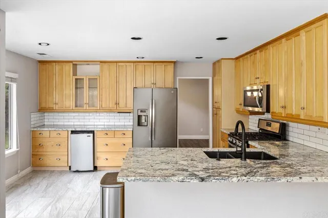 $955,000 | 1533 Promontory Ridge Way, Vista, CA 92081