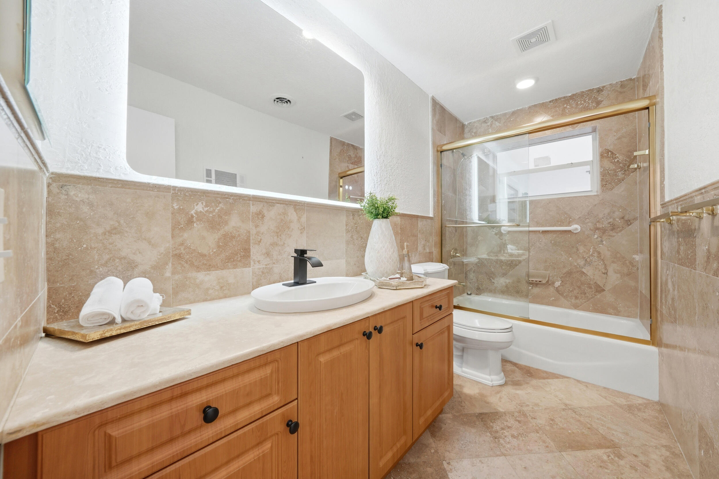 5501 Monroe Street Hollywood, FL 33021 - Photo 5 of 31 184