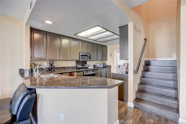 $3,100 | 690 Azure Lane, Unit 5, Corona, CA 92879