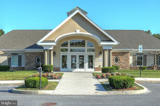 $450,000 | 947 Countryside Road, Seven Valleys, PA 17360