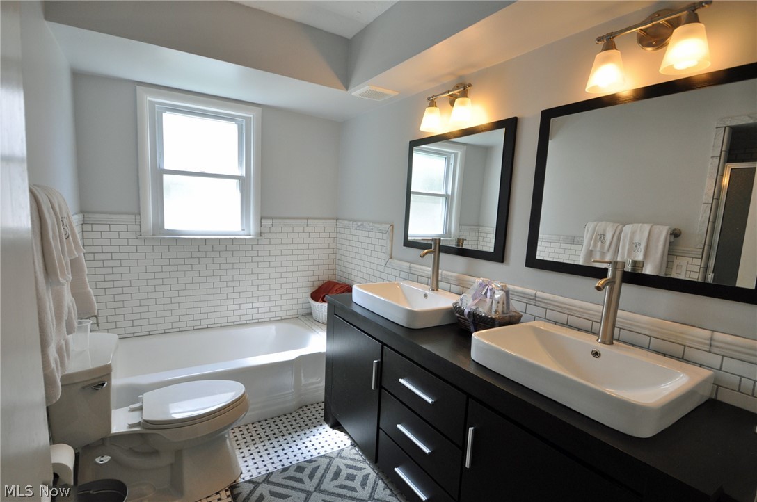1135 Brandon Road Cleveland, OH 44112 - Photo 18 of 28