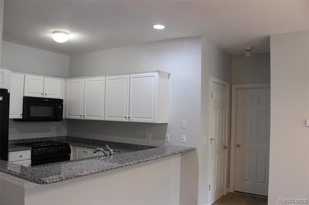 45681 North Stonewood Road, Unit 59 Canton, MI 48187 - Photo 16 of 63