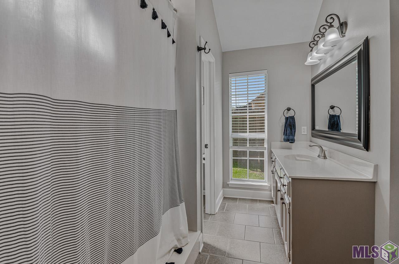 5533 Round Forrest Drive Baton Rouge, LA 70817 - Photo 12 of 22 Gallery Image 12