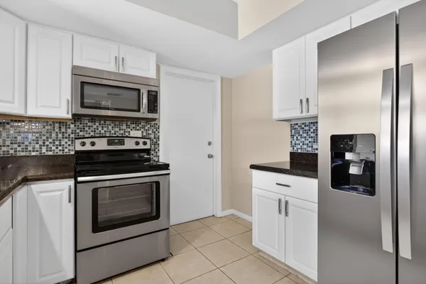 $2,500 | 1780 Northeast 39th Court, Unit 901, Pompano Beach, FL 33064