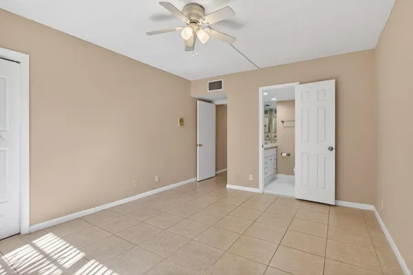 $2,500 | 1780 Northeast 39th Court, Unit 901, Pompano Beach, FL 33064