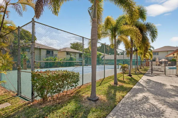 $2,500 | 1780 Northeast 39th Court, Unit 901, Pompano Beach, FL 33064