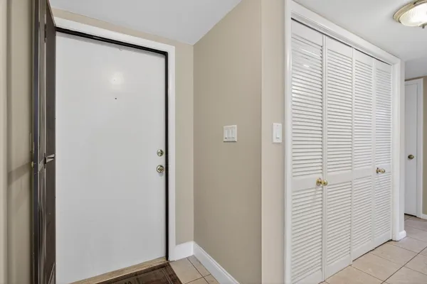 $2,500 | 1780 Northeast 39th Court, Unit 901, Pompano Beach, FL 33064