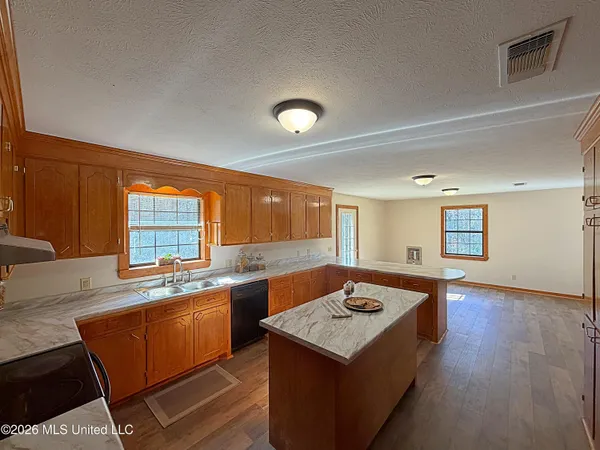 $259,000 | 2333 Comans Road, Carthage, MS 39051