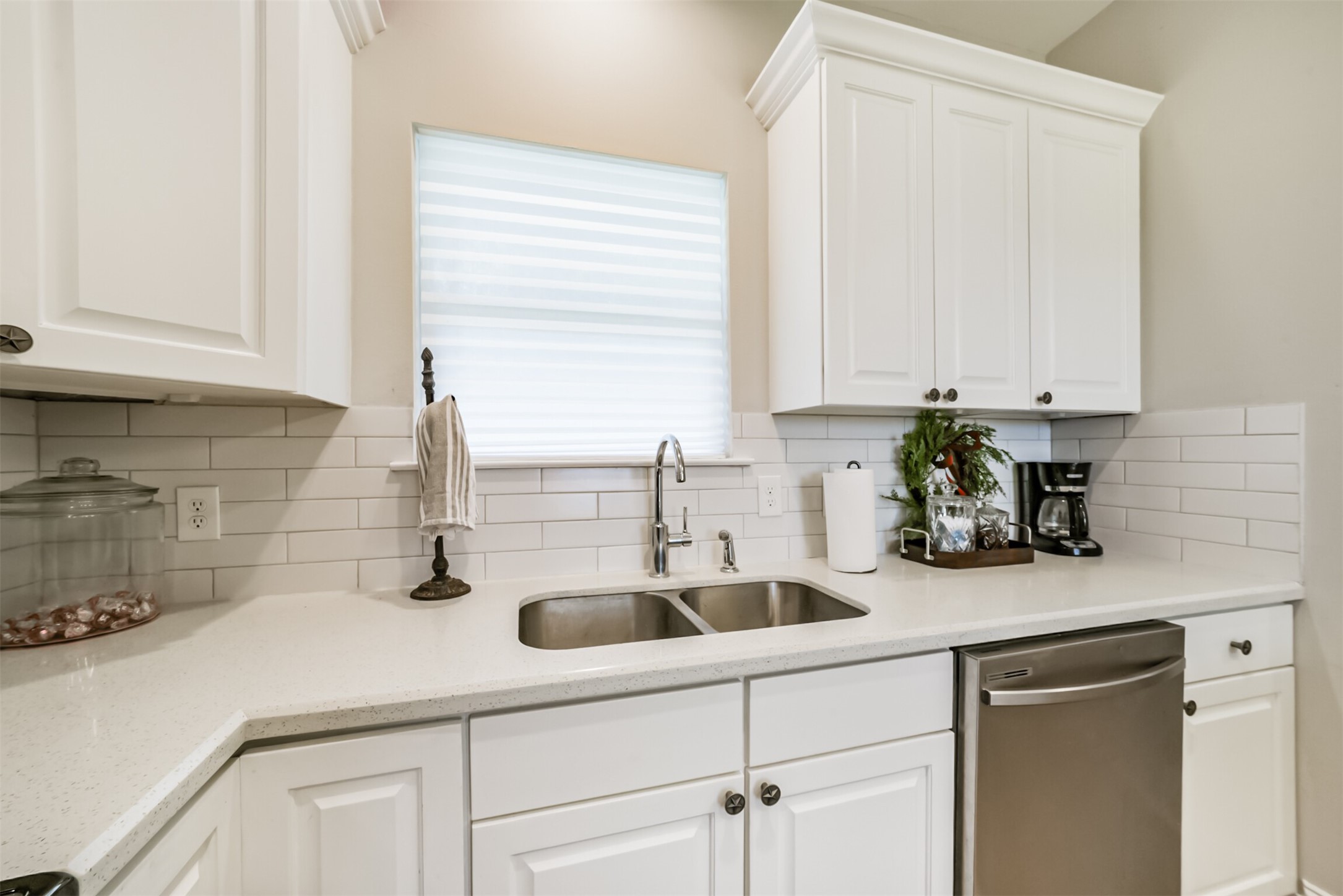 725 Magnolia Point Drive Huffman, TX 77336 - Photo 8 of 33