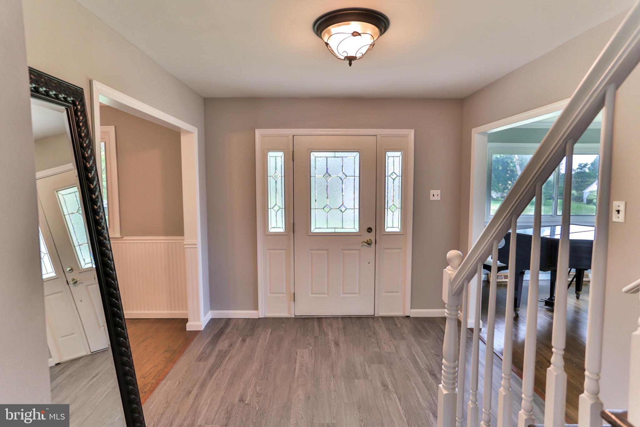 451 Valley View Road Langhorne, PA 19047 - Photo 11 of 69 Foyer / Main entry
