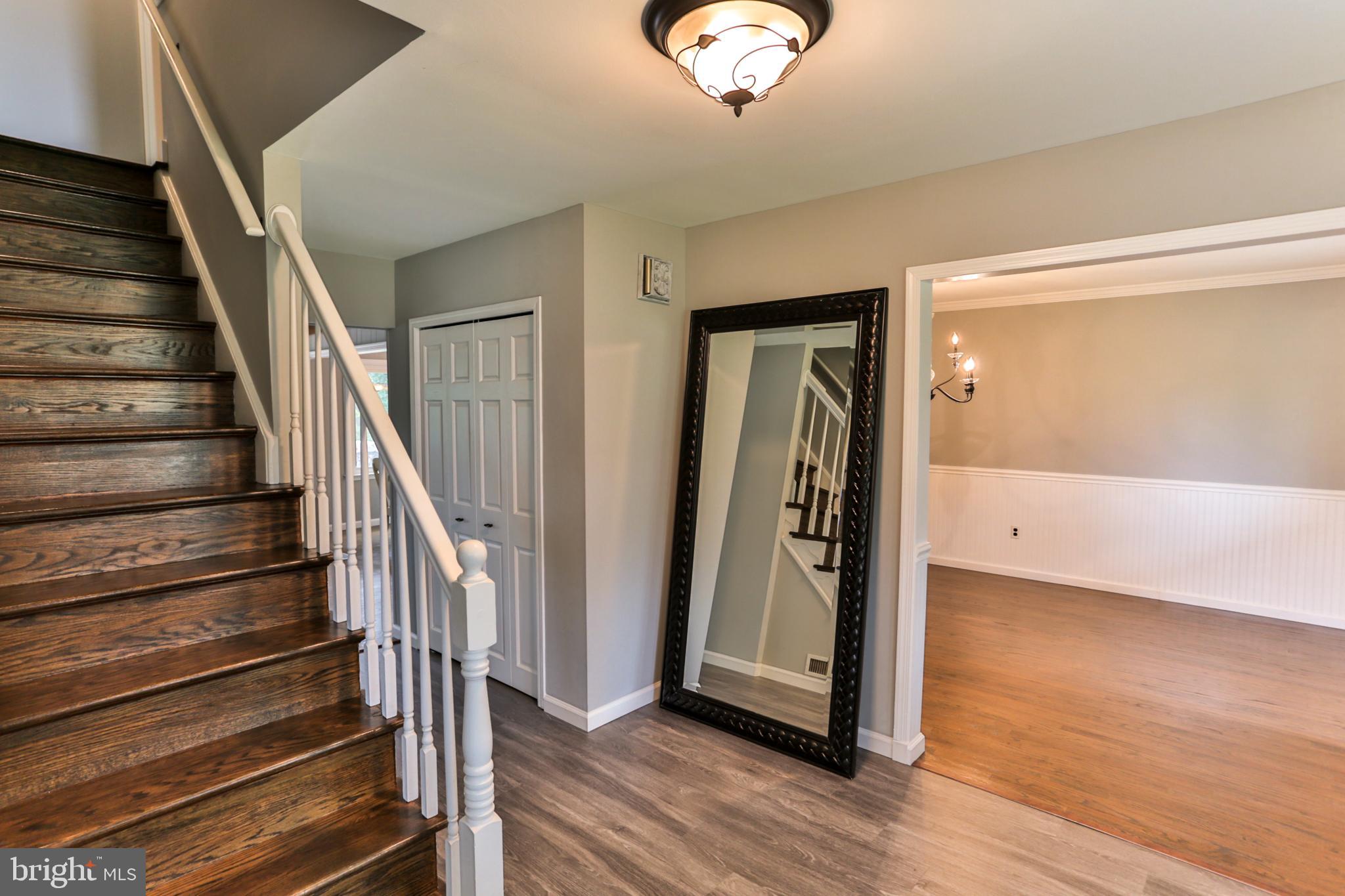 451 Valley View Road Langhorne, PA 19047 - Photo 12 of 69 Foyer / Main entry