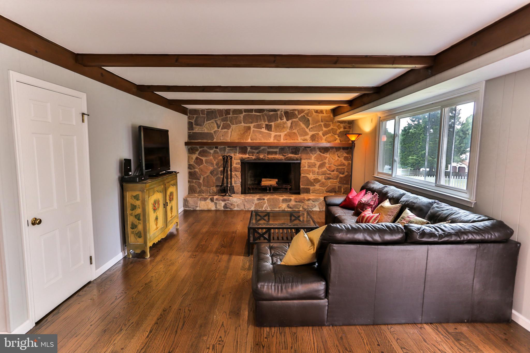451 Valley View Road Langhorne, PA 19047 - Photo 17 of 69 Family room